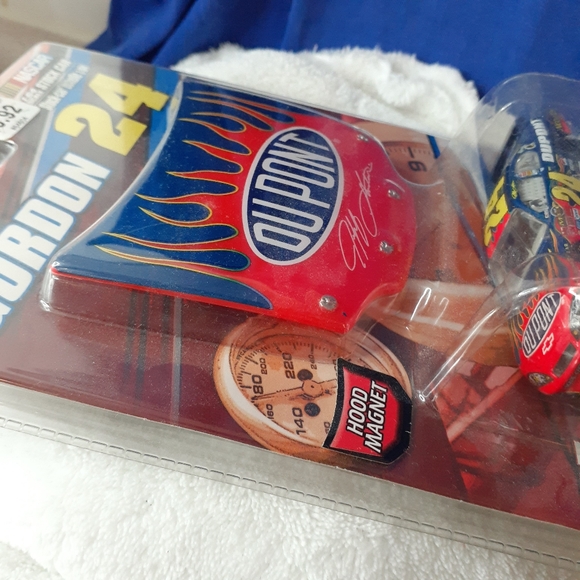 Nascar Jeff Gordon Winner's Circle #24 Die Cast w/ Hood 🧲 $12.50🇨🇦 Shipping - Picture 10 of 14